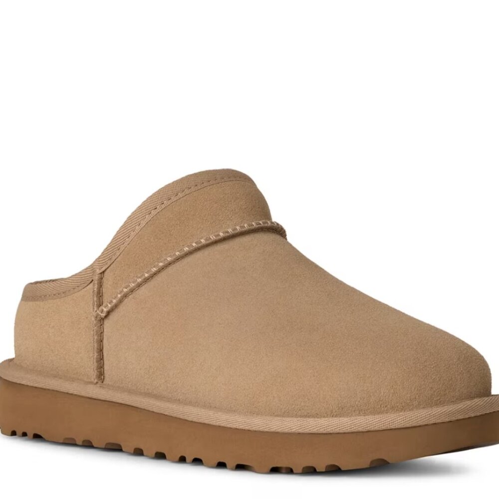 NIB UGG Classic Slipper Size 8